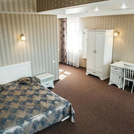 Belastok Hotel Njasvizj Exteriör bild