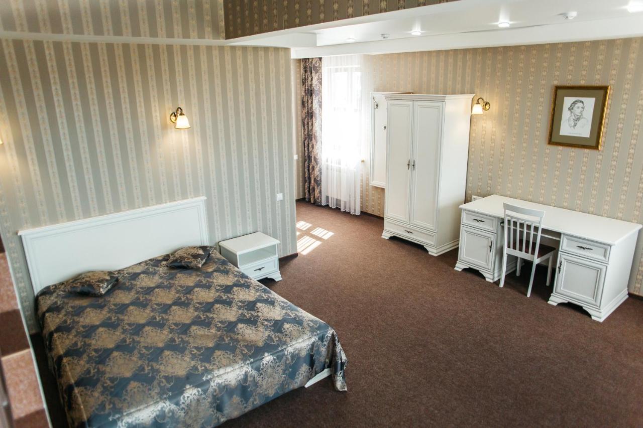 Belastok Hotel Njasvizj Exteriör bild