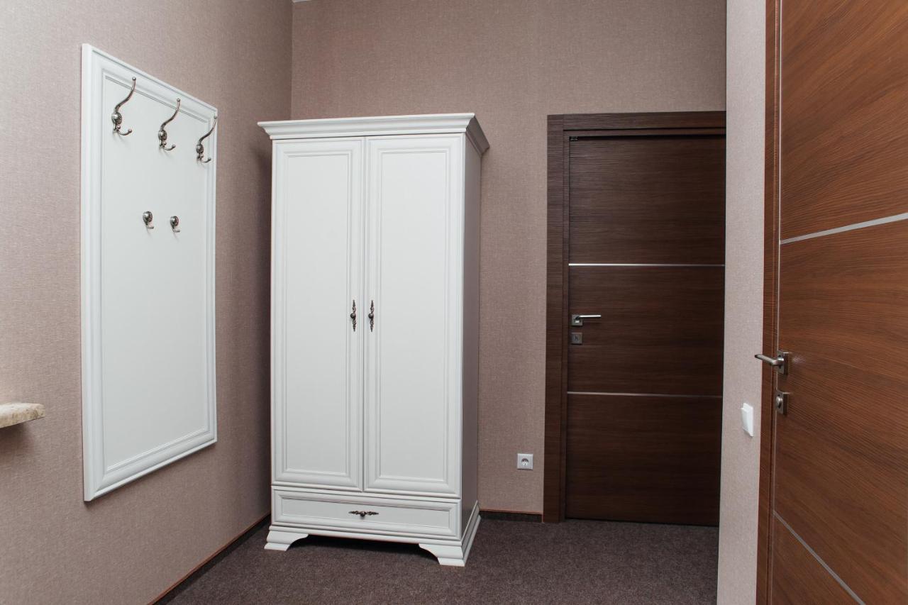 Belastok Hotel Njasvizj Exteriör bild